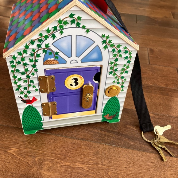 Melissa and Doug key House - Picture 2 of 7